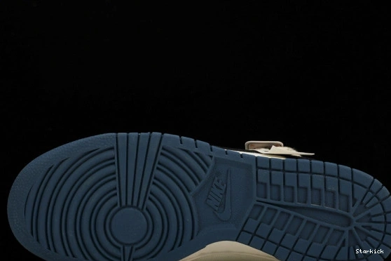 Dunk Nike DV0834-101 SE Low Retro 0721